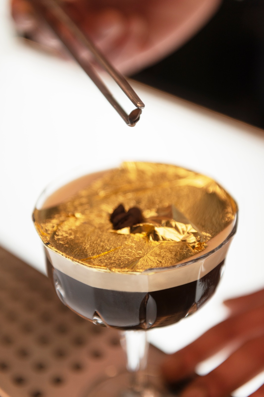 Espresso Martini con foglia d'oro
